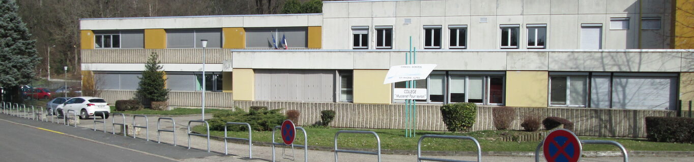 Entrée collège.JPG